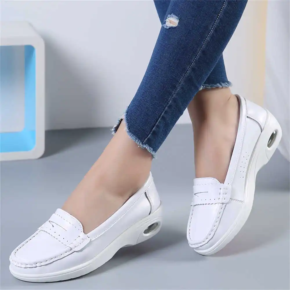 سميكة وحيد الانزلاق على المدرب - مراجعة Luxury Lifestyle Shorts وسعره