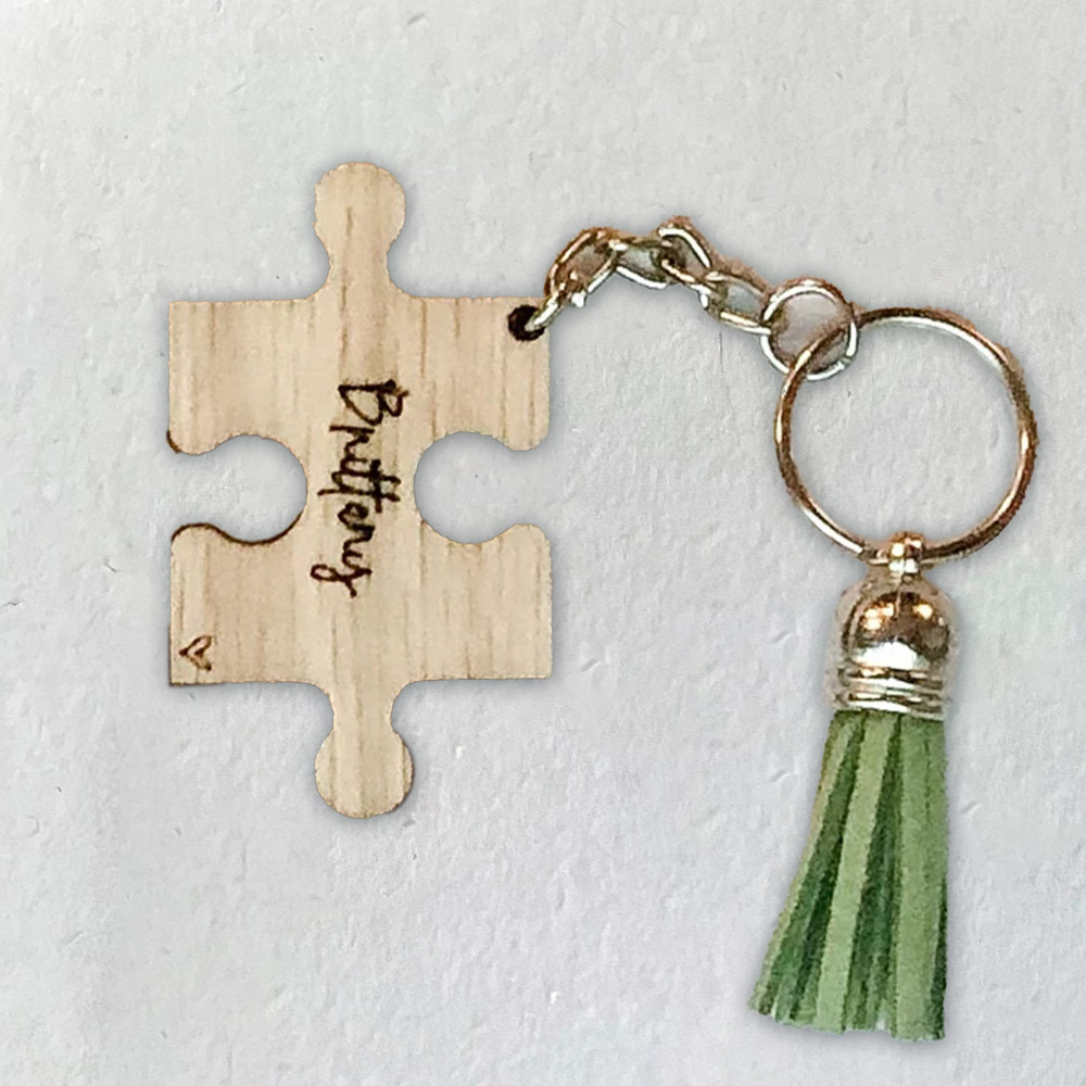 سلسلة مفاتيح مخصصة - اسم شخصي  - مراجعة Personalized Engraved Gift وسعره