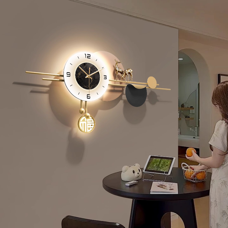 ساعات حائط داخلية فاخرة خفيفة  - مراجعة Luxury Lifestyle Homes وسعره